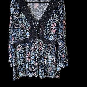 NWOT Torrid Black Boho Floral V-Neck Blouse
